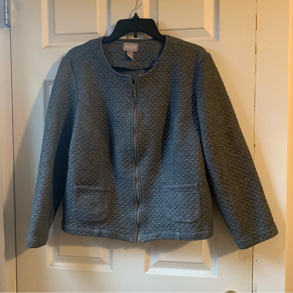 Chico’s Quilted Gray Zip Up Collarless Jacket